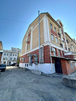 Продам коммерческое помещение 235 м2, Парижской Коммуны ул, 14, Казань г