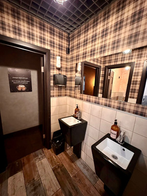 Продам коммерческое помещение 235 м2, Парижской Коммуны ул, 14, Казань г