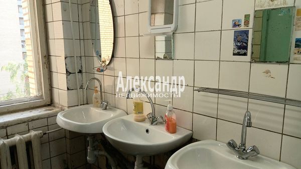 Продам комнату в 6-комн. квартире, Здоровцева ул, 10, Санкт-Петербург г