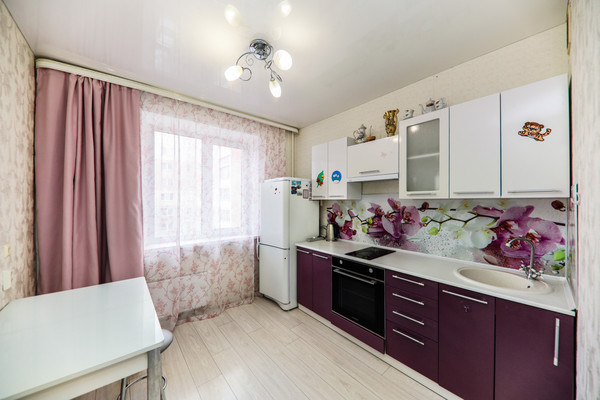 Продам однокомнатную (1-комн.) квартиру, Трашутина ул, 11, Челябинск г