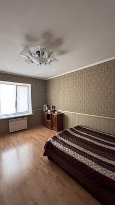 Продам двухкомнатную (2-комн.) квартиру, Жуковского ул, 24, Симферополь г