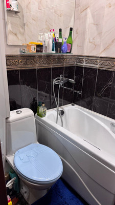 Продам двухкомнатную (2-комн.) квартиру, Жуковского ул, 24, Симферополь г
