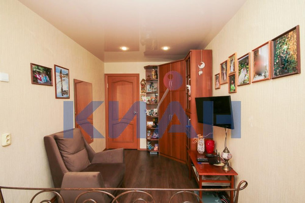 Продам двухкомнатную (2-комн.) квартиру, Железнодорожников ул, 8, Красноярск г