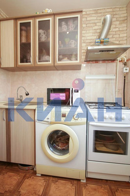Продам двухкомнатную (2-комн.) квартиру, Железнодорожников ул, 8, Красноярск г