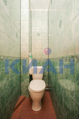 Продам двухкомнатную (2-комн.) квартиру, Железнодорожников ул, 8, Красноярск г