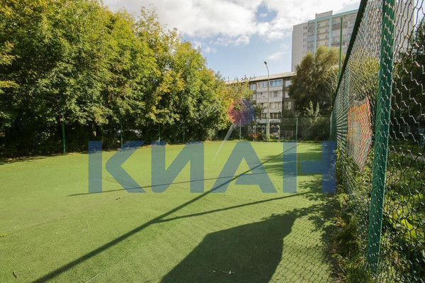 Продам двухкомнатную (2-комн.) квартиру, Железнодорожников ул, 8, Красноярск г