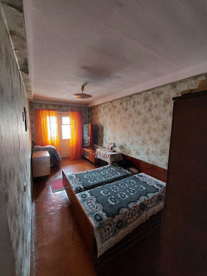 Продам трехкомнатную (3-комн.) квартиру, Киевская ул, 126, Симферополь г