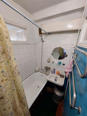 Продам трехкомнатную (3-комн.) квартиру, Киевская ул, 126, Симферополь г