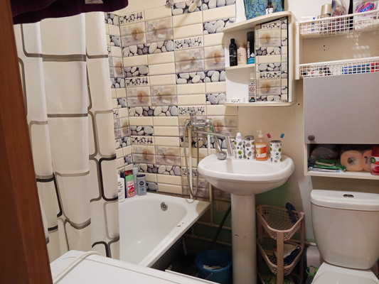 Продам однокомнатную (1-комн.) квартиру, Курковицкое ш, 11Б, Кикерино п