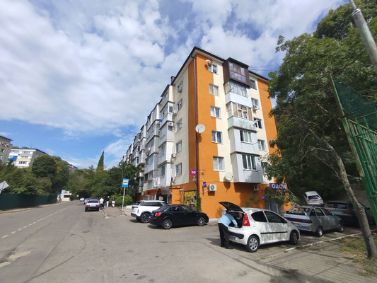 Продам двухкомнатную (2-комн.) квартиру, Судоремонтников ул, 62, Туапсе г