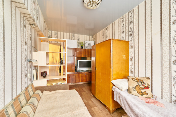 Продам двухкомнатную (2-комн.) квартиру, Колыбалова ул, 20, Пермь г