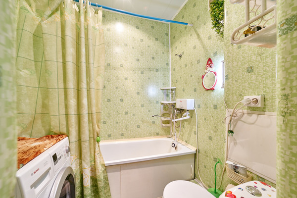 Продам двухкомнатную (2-комн.) квартиру, Колыбалова ул, 20, Пермь г