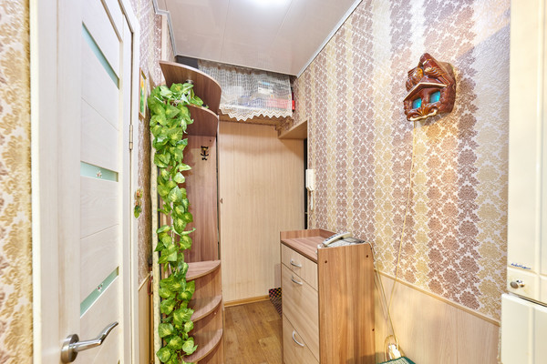 Продам двухкомнатную (2-комн.) квартиру, Колыбалова ул, 20, Пермь г