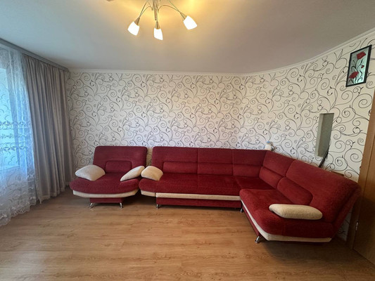 Продам двухкомнатную (2-комн.) квартиру, 1 мкр, 33/2, Кропоткин г