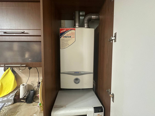 Продам двухкомнатную (2-комн.) квартиру, 1 мкр, 33/2, Кропоткин г