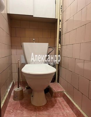 Продам двухкомнатную (2-комн.) квартиру, Революции ш, 45, Санкт-Петербург г