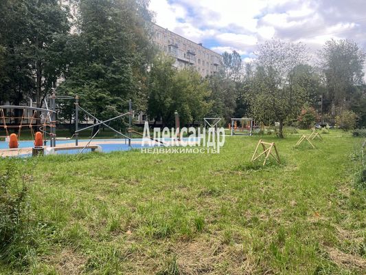 Продам двухкомнатную (2-комн.) квартиру, Революции ш, 45, Санкт-Петербург г