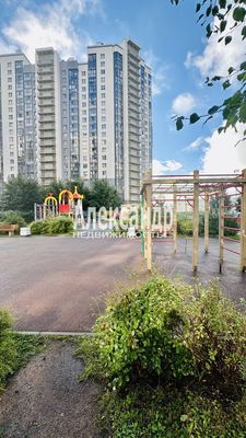 Продам однокомнатную (1-комн.) квартиру, Русановская ул, 17к1, Санкт-Петербург г