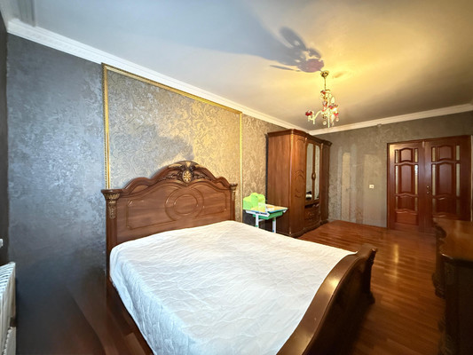 Продам трехкомнатную (3-комн.) квартиру, Мовсисяна ул, 7, Нальчик г