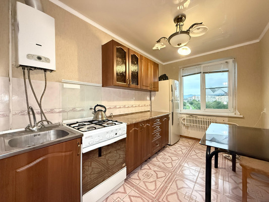 Продам трехкомнатную (3-комн.) квартиру, Мовсисяна ул, 7, Нальчик г