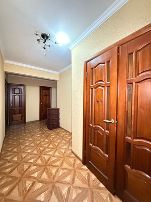 Продам трехкомнатную (3-комн.) квартиру, Мовсисяна ул, 7, Нальчик г