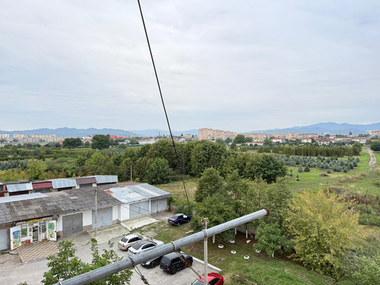 Продам трехкомнатную (3-комн.) квартиру, Мовсисяна ул, 7, Нальчик г