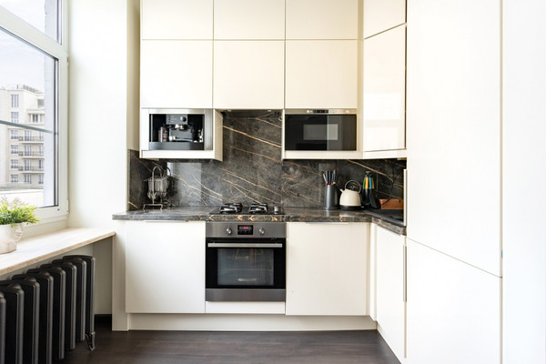 Продам трехкомнатную (3-комн.) квартиру, Ефремова ул, 21, Москва г