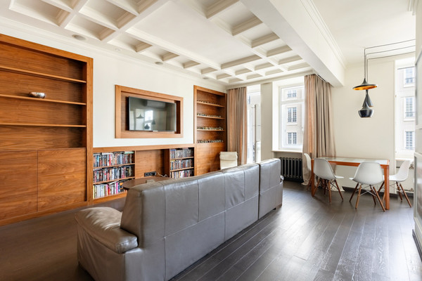 Продам трехкомнатную (3-комн.) квартиру, Ефремова ул, 21, Москва г