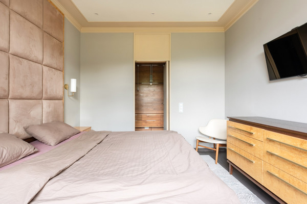 Продам трехкомнатную (3-комн.) квартиру, Ефремова ул, 21, Москва г