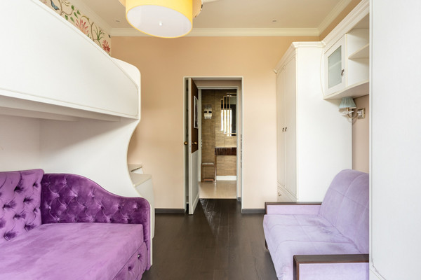 Продам трехкомнатную (3-комн.) квартиру, Ефремова ул, 21, Москва г