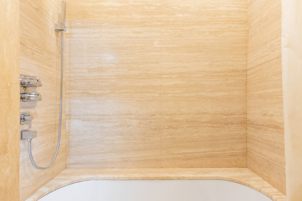 Продам трехкомнатную (3-комн.) квартиру, Ефремова ул, 21, Москва г