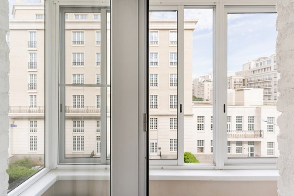 Продам трехкомнатную (3-комн.) квартиру, Ефремова ул, 21, Москва г