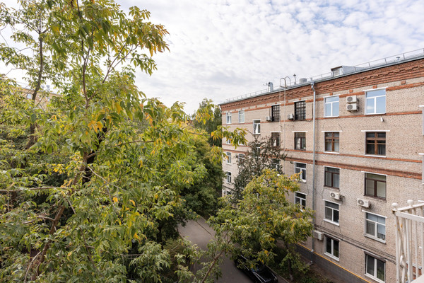 Продам трехкомнатную (3-комн.) квартиру, Ефремова ул, 21, Москва г