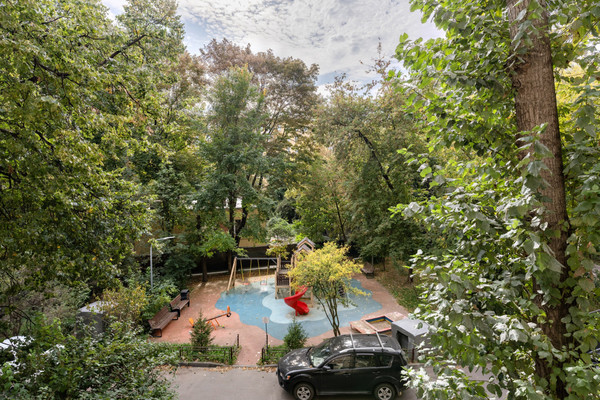 Продам трехкомнатную (3-комн.) квартиру, Ефремова ул, 21, Москва г