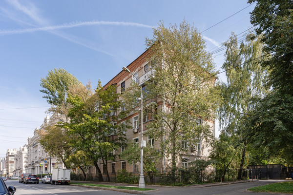 Продам трехкомнатную (3-комн.) квартиру, Ефремова ул, 21, Москва г