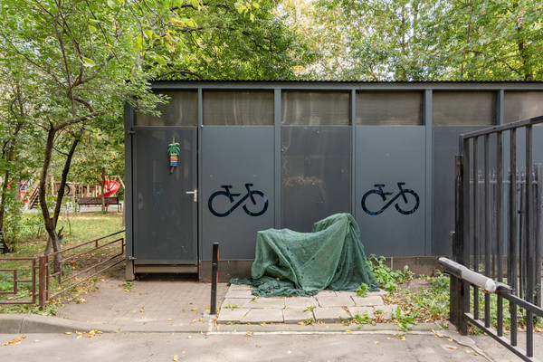 Продам трехкомнатную (3-комн.) квартиру, Ефремова ул, 21, Москва г