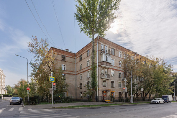 Продам трехкомнатную (3-комн.) квартиру, Ефремова ул, 21, Москва г