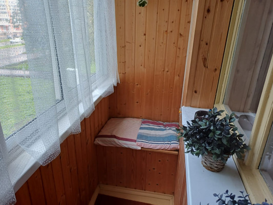 Продам двухкомнатную (2-комн.) квартиру, Ломоносова ул, 26, Великий Новгород г