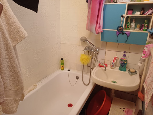 Продам двухкомнатную (2-комн.) квартиру, Ломоносова ул, 26, Великий Новгород г