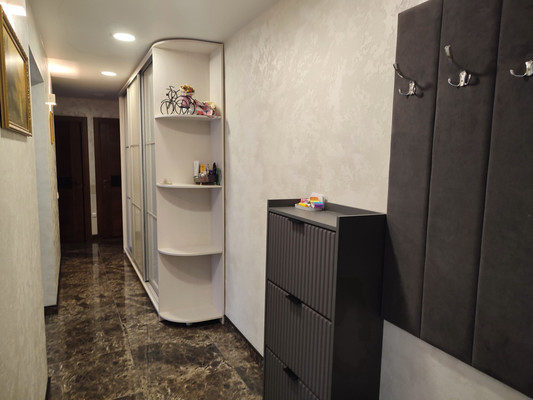 Продам трехкомнатную (3-комн.) квартиру, Ракетная ул, 34, Симферополь г