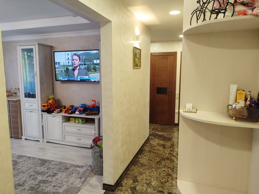 Продам трехкомнатную (3-комн.) квартиру, Ракетная ул, 34, Симферополь г