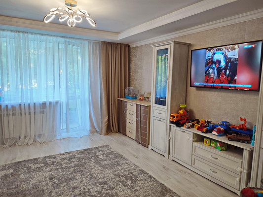 Продам трехкомнатную (3-комн.) квартиру, Ракетная ул, 34, Симферополь г