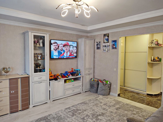 Продам трехкомнатную (3-комн.) квартиру, Ракетная ул, 34, Симферополь г