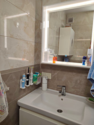 Продам трехкомнатную (3-комн.) квартиру, Ракетная ул, 34, Симферополь г