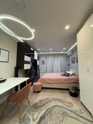 Продам трехкомнатную (3-комн.) квартиру, Авиаторов ул, 4, Москва г