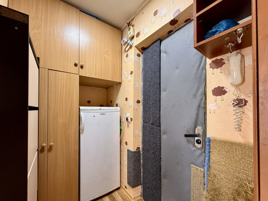 Продам однокомнатную (1-комн.) квартиру, 1 Конной Армии ул, 17, Симферополь г