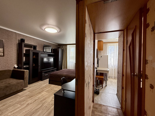 Продам однокомнатную (1-комн.) квартиру, 1 Конной Армии ул, 17, Симферополь г