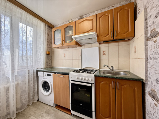 Продам однокомнатную (1-комн.) квартиру, 1 Конной Армии ул, 17, Симферополь г