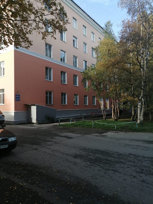 Продам комнату в 4-комн. квартире, Адмирала флота Лобова ул, 49/17, Мурманск г