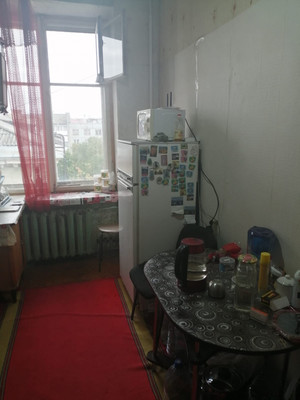 Продам комнату в 4-комн. квартире, Адмирала флота Лобова ул, 49/17, Мурманск г